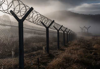 DMZ 지뢰 폭lar 의심 사고로 부상 입은 장병 위로차 병원 방문한 국방부 장관