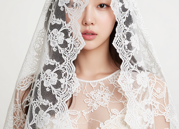레이스 속에 숨은 그녀