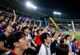 KBO 역대 최단 경기 700만 관중 돌파! 야구 열풍이 정말 뜨겁네요!