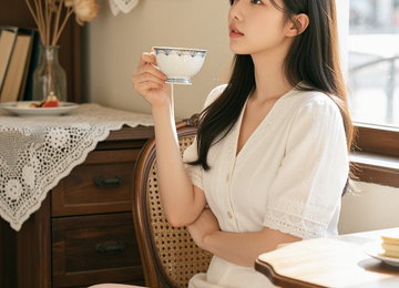 빈티지 카페의 오후