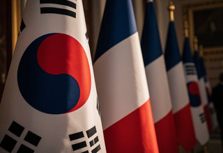 이재명 대통령, 프랑스 마크롱 대통령과 정상회담 위해 파리 방문