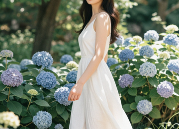정원 산책하는 소녀
