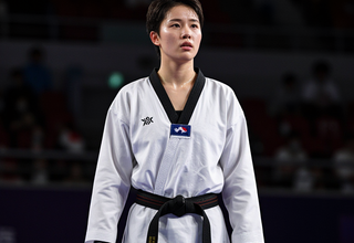 아시안게임 태권도 품새 정하은 금메달... 부상과 실패 딛고 일궈낸 첫 금빛